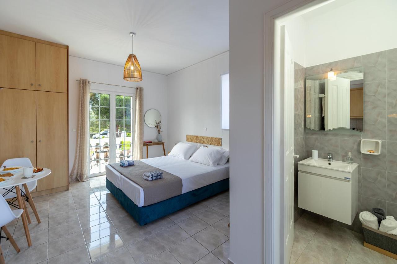 White House Studios & Apartments Argostoli  Esterno foto