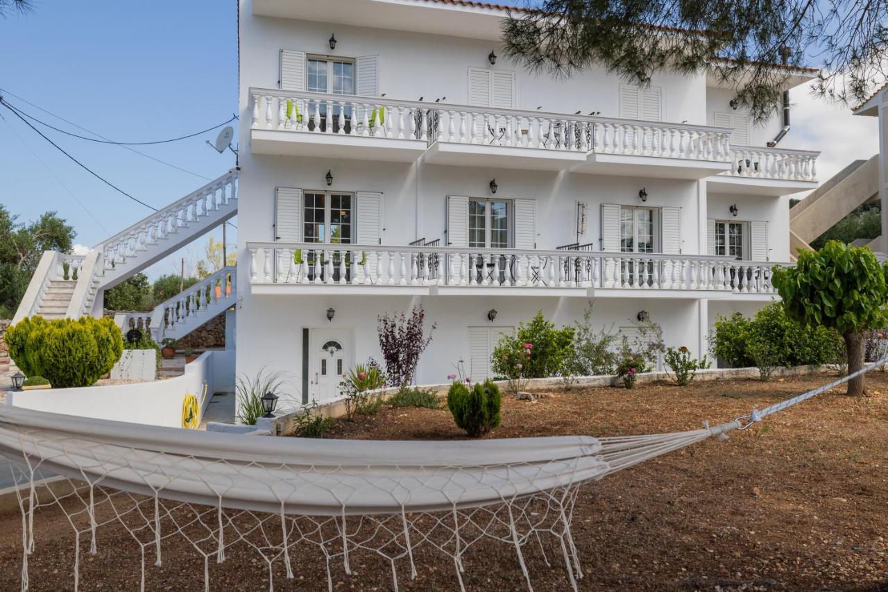 White House Studios & Apartments Argostoli  Esterno foto